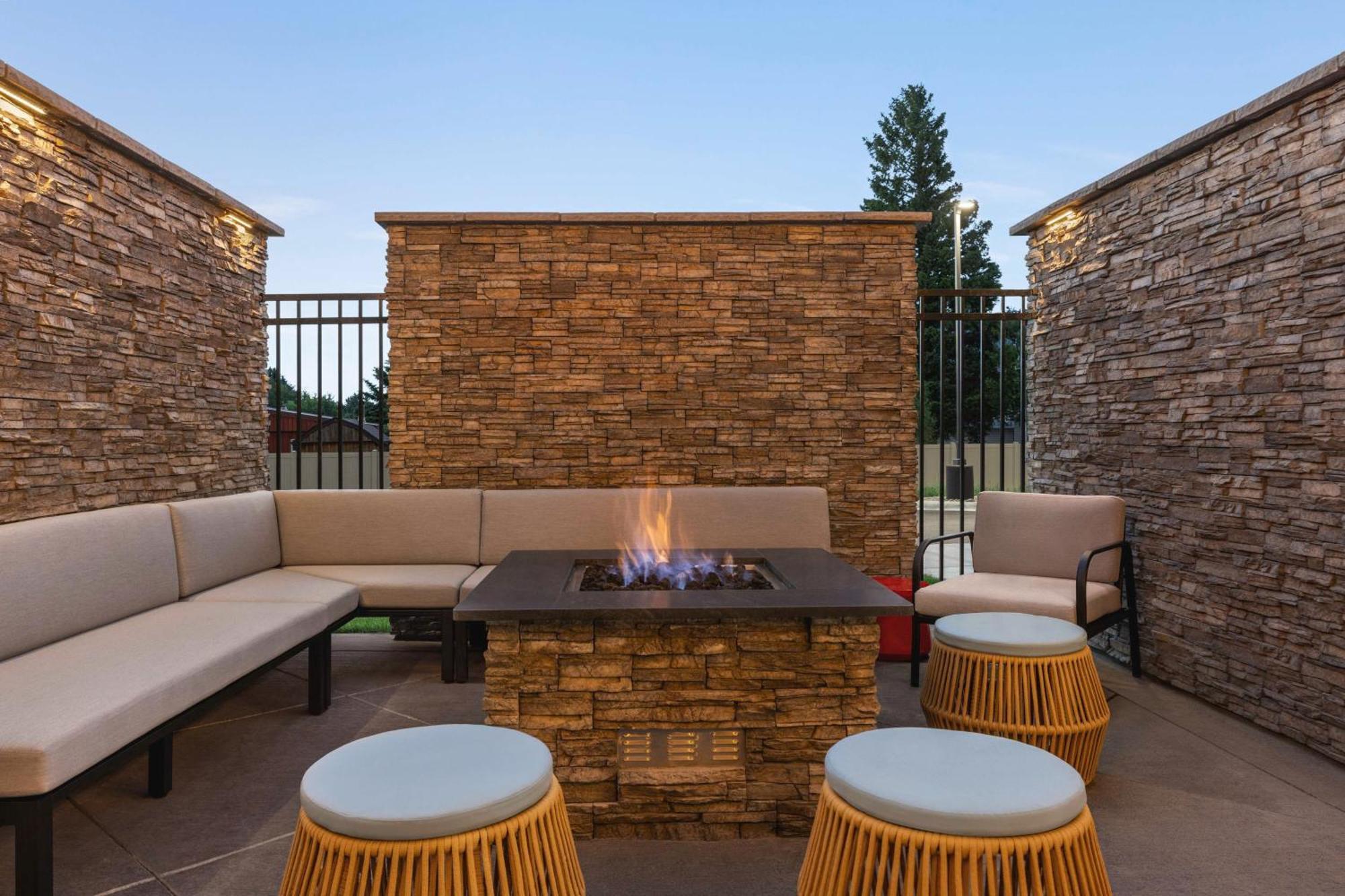 Home2 Suites Livingston Yellowstone エクステリア 写真